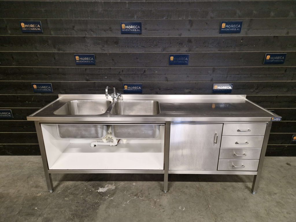 koel/vleesvitrine | ggm gastro | 250 cm | 2 glazen schuifdeuren | 230v