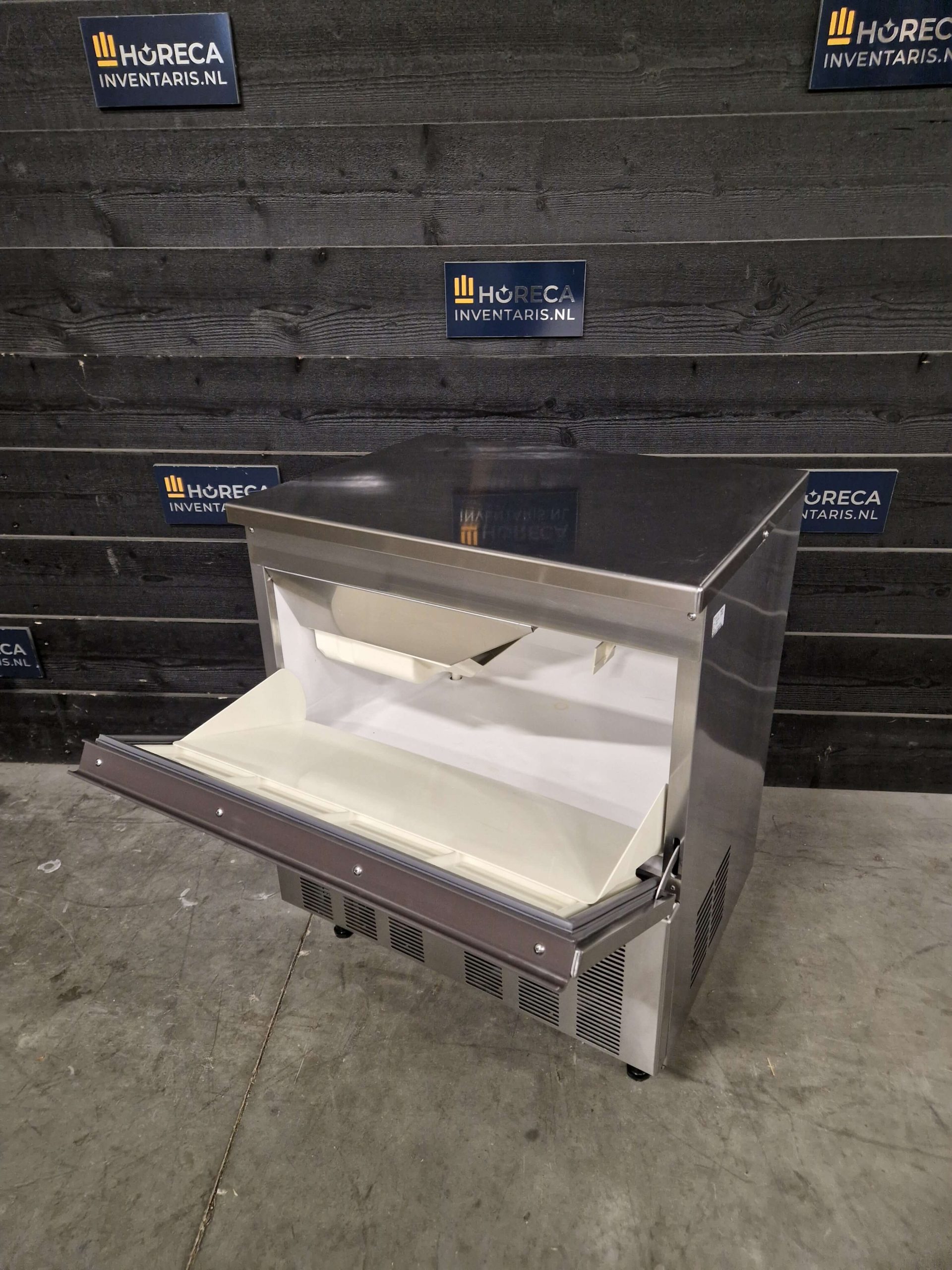 wandkast | trespa | rvs | 150cm (kopie)